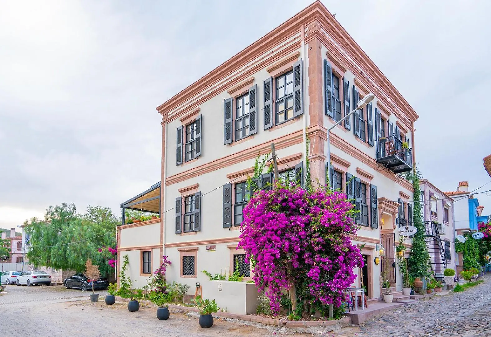 Отель Siyah Lale Cunda 1841 (Adults Only) Айвалык